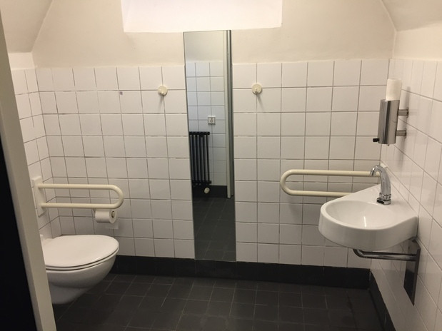 Ein behindertengerechtes WC